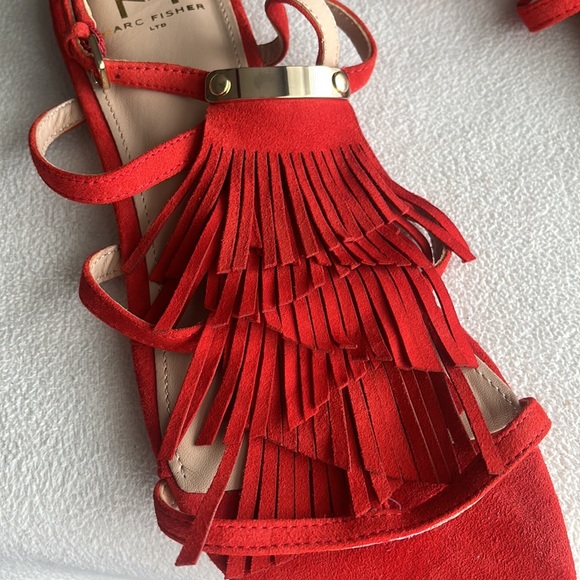 Like new Marc Fisher red suede flat sandals with fringe, gold trim, size 8.5. - Picture 10 of 10